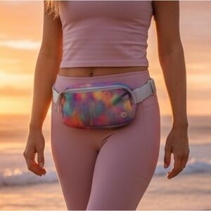 🌈🦄 Lululemon Everywhere Belt Bag 1L — Prism Multi Coloured (Discontinued) 🦄🌈